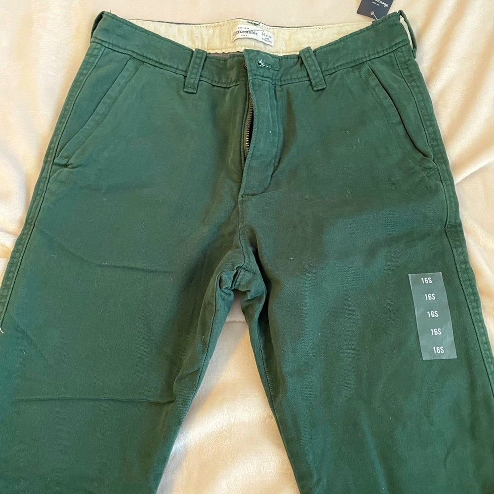 NWT Abercrombie Kids jersey lined green khakis